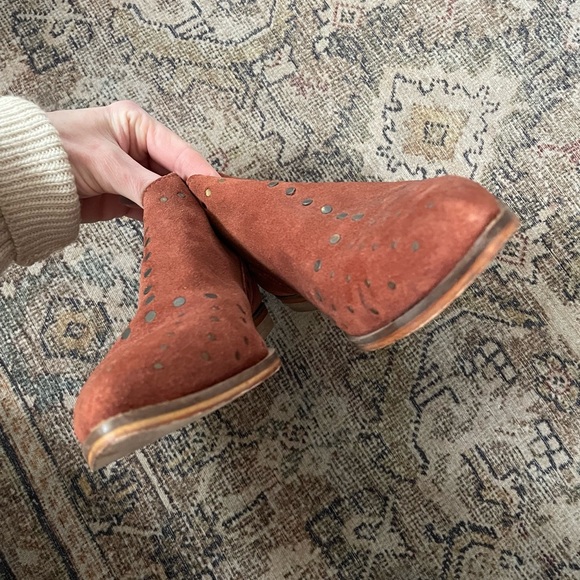 FREE PEOPLE Aquarian Rust Suede Ankle Boots Sz. 38 - Picture 4 of 12